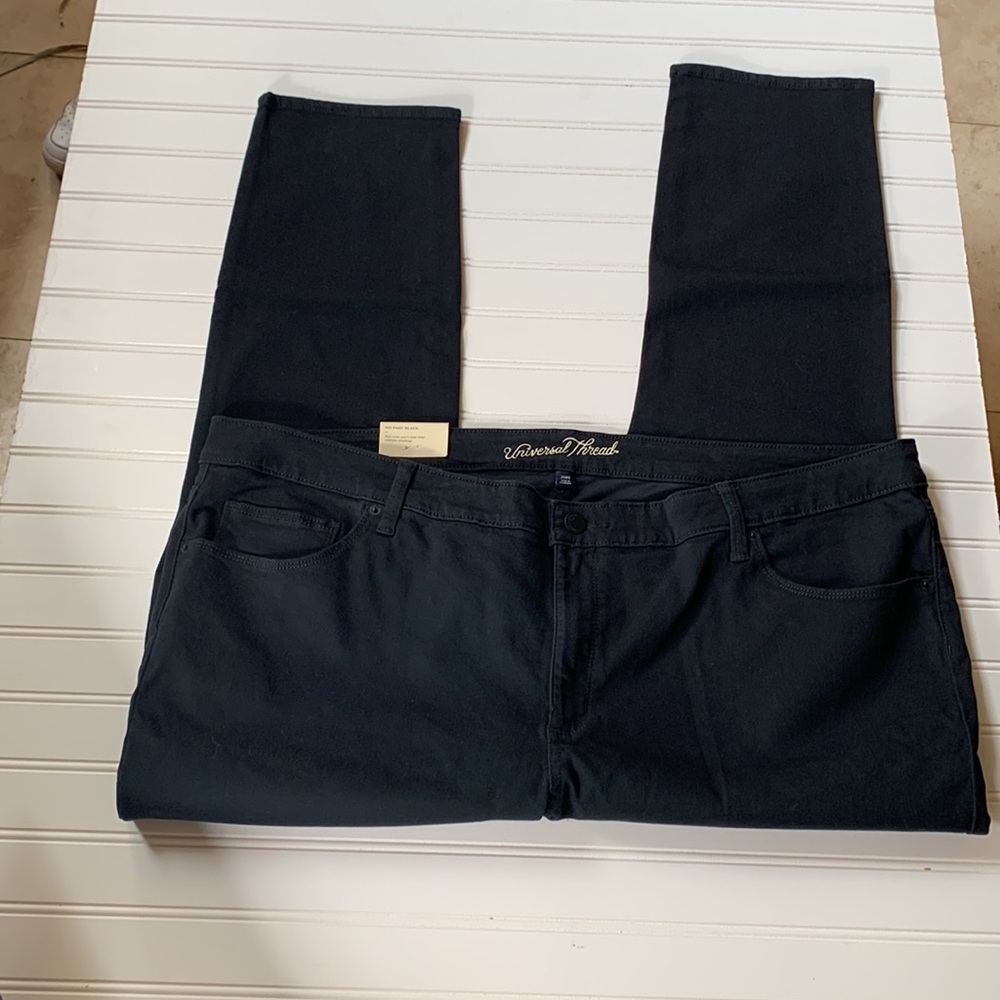 NWT- Universal Thread Black Skinny Size 26WR